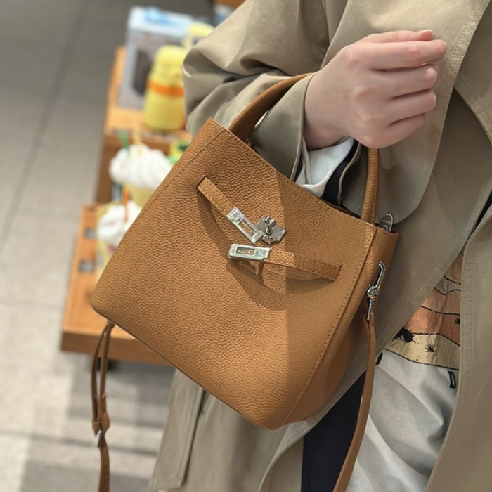 First-layer Cowhide Wicker Bucket Bag